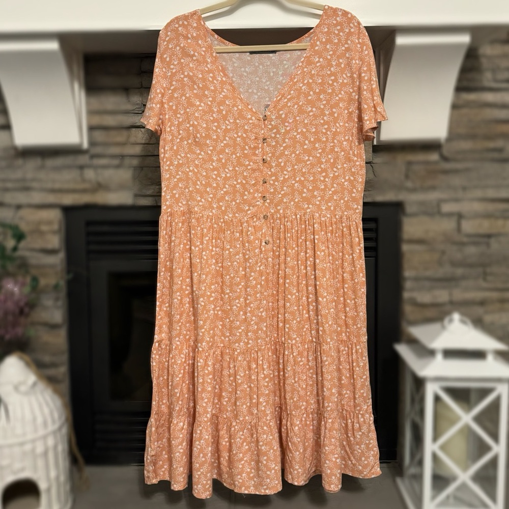 NEW WITH TAGS, Suzy Shier Dress, Size Large.